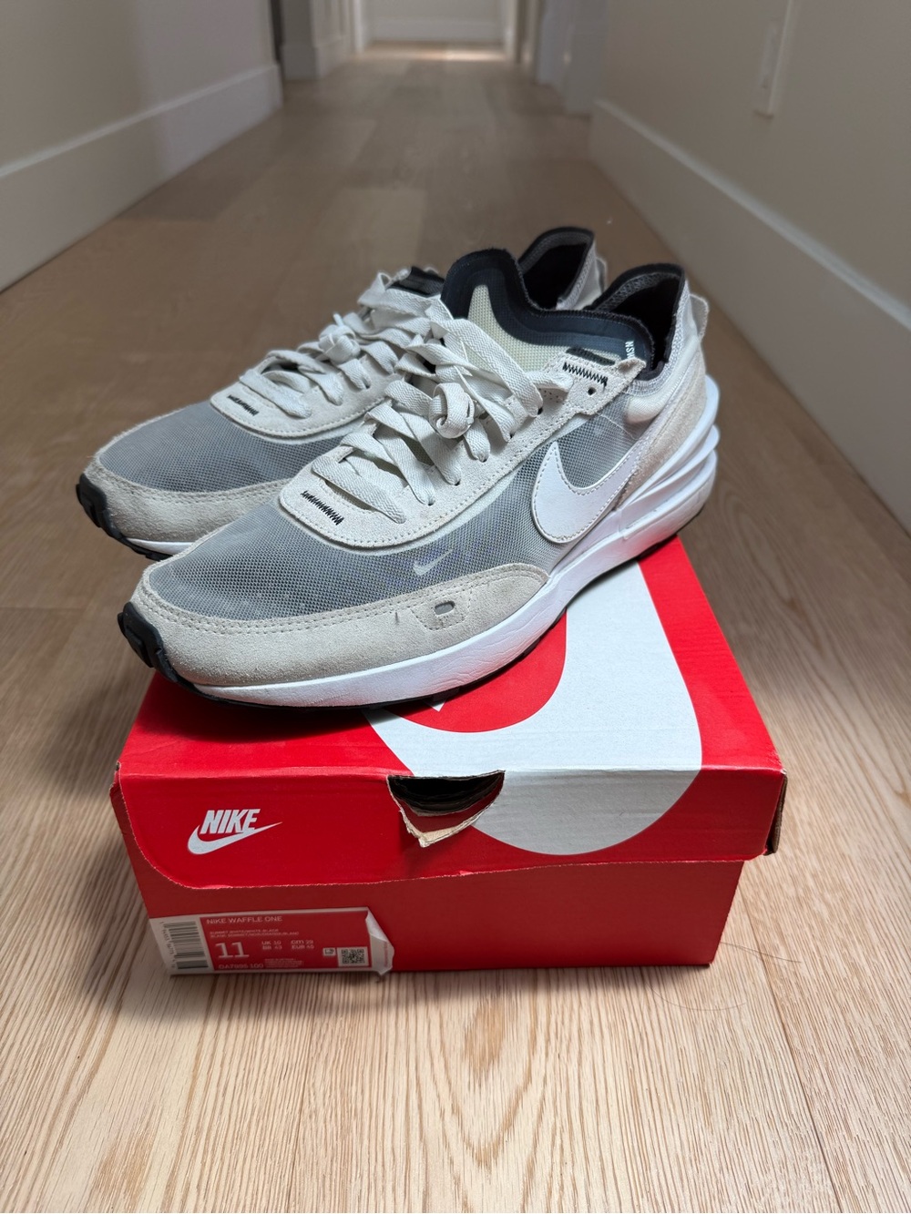 Nike Men’s Waffle One Summit White Size 11